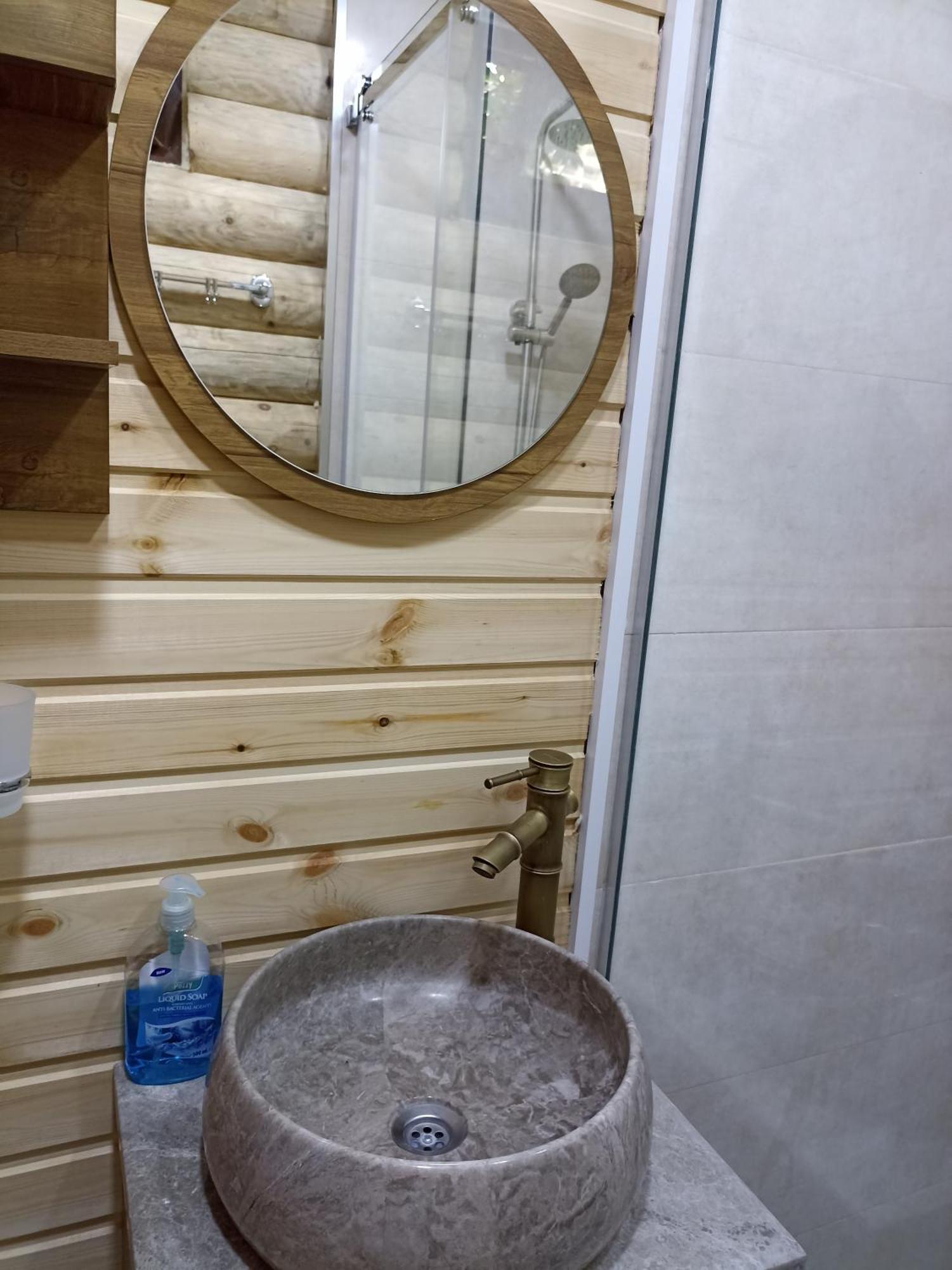Guest House On Angisa باتومي الغرفة الصورة