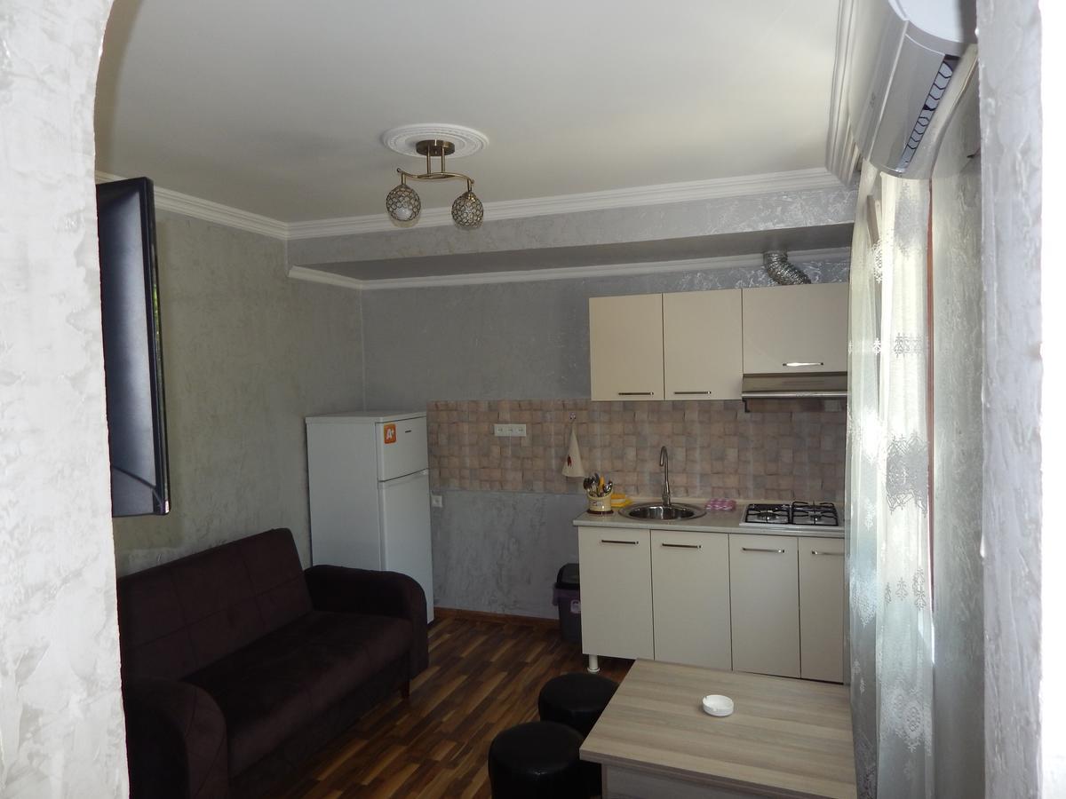 Guest House On Angisa باتومي المظهر الخارجي الصورة